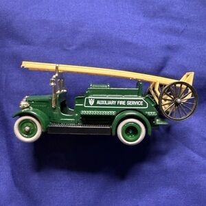 Days Gone Vintage Models 12006 1934 Auxiliary Fire Service Fire Engine Lledo